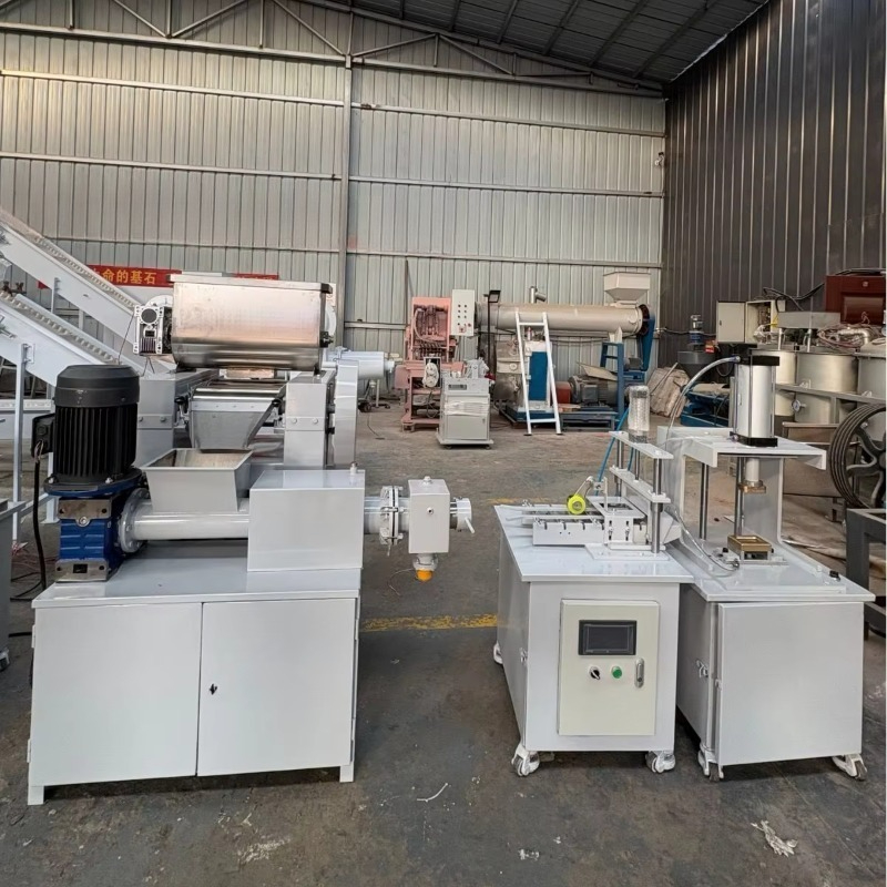 コンパクトな自動石鹸製造機、練り込み用三連ロールミル機能付き - Soap Making Machine のレビューと価格