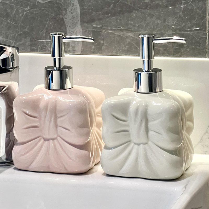 かわいいリボン型のセラミック製ボトル、リボン型の液体石鹸ディ - Soap Making Jar のレビューと価格