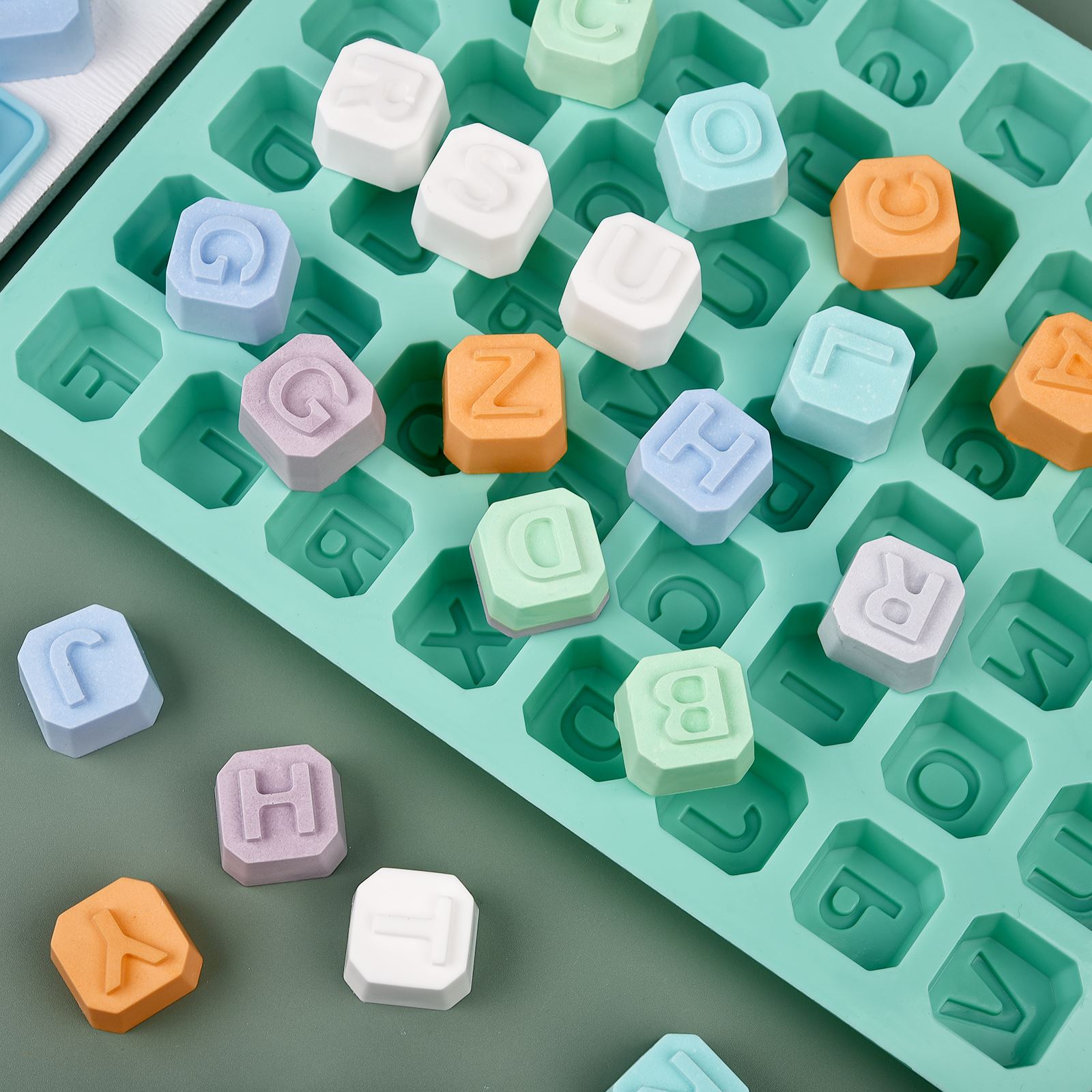 48 文字英語アルファベット文字シリコーン型石鹸型ケーキカッ - Soap Making Party のレビューと価格